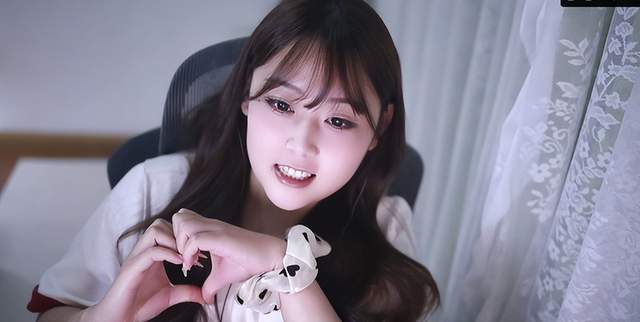 前LOL一姐复出在即，停播三年强势回归，圈内好友却并不看好！