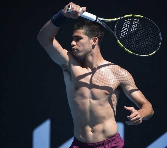 2025ATP年(nián)终总決(jué)賽(sài)：阿爾(ěr)卡拉(lā)斯小组賽(sài)全胜晋级，并锁定(dìng)年(nián)终第一！