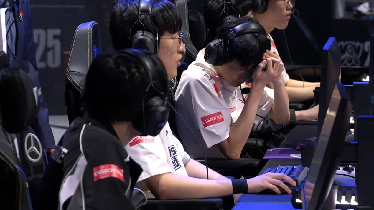 LPL上演绝望一幕！解说现场痛哭，二路哀声一片，真正的末日来了