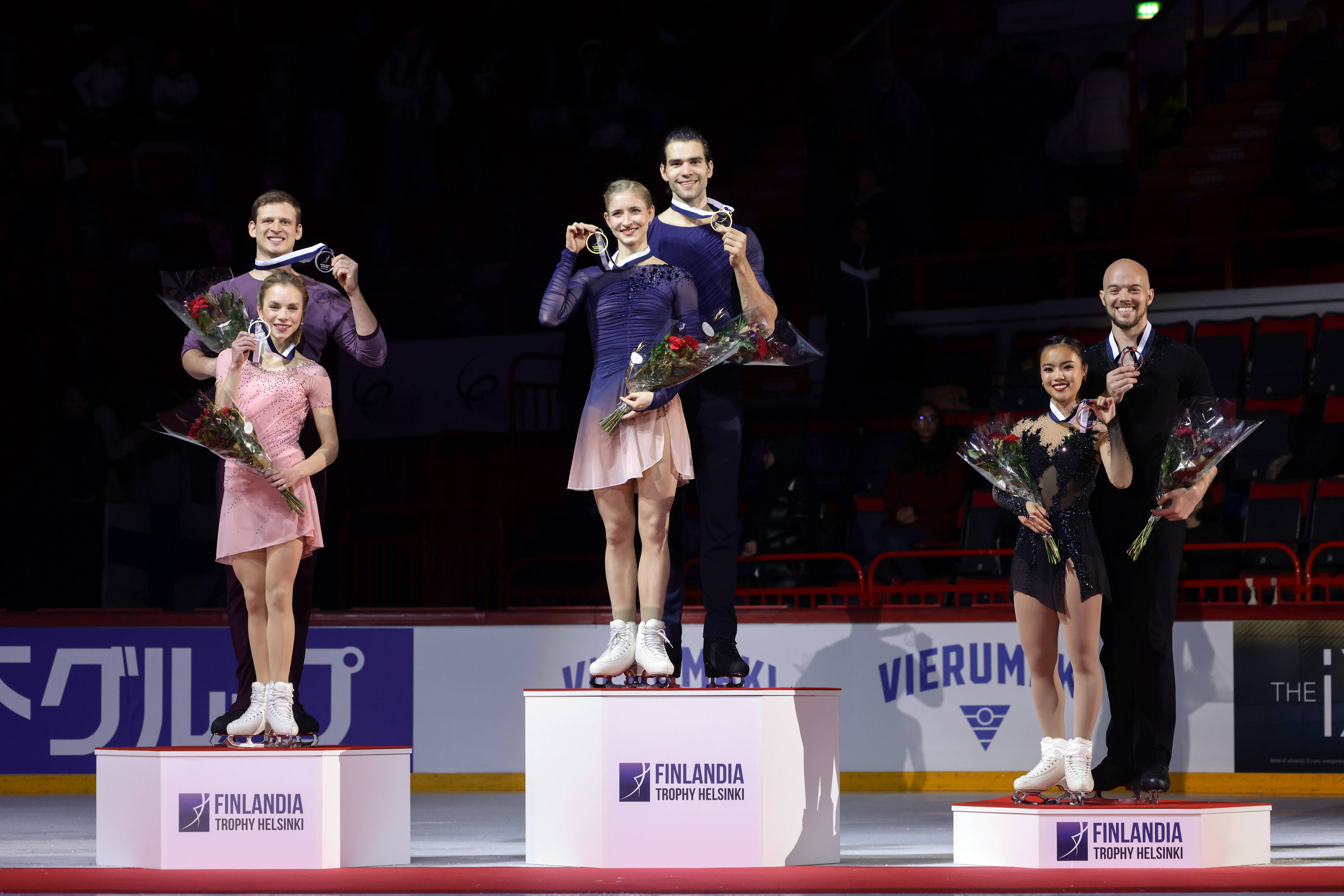 （体育）花样滑冰——世界(jiè)大獎(jiǎng)赛芬(fēn)兰站(zhàn)：双人滑自由(yóu)滑赛况