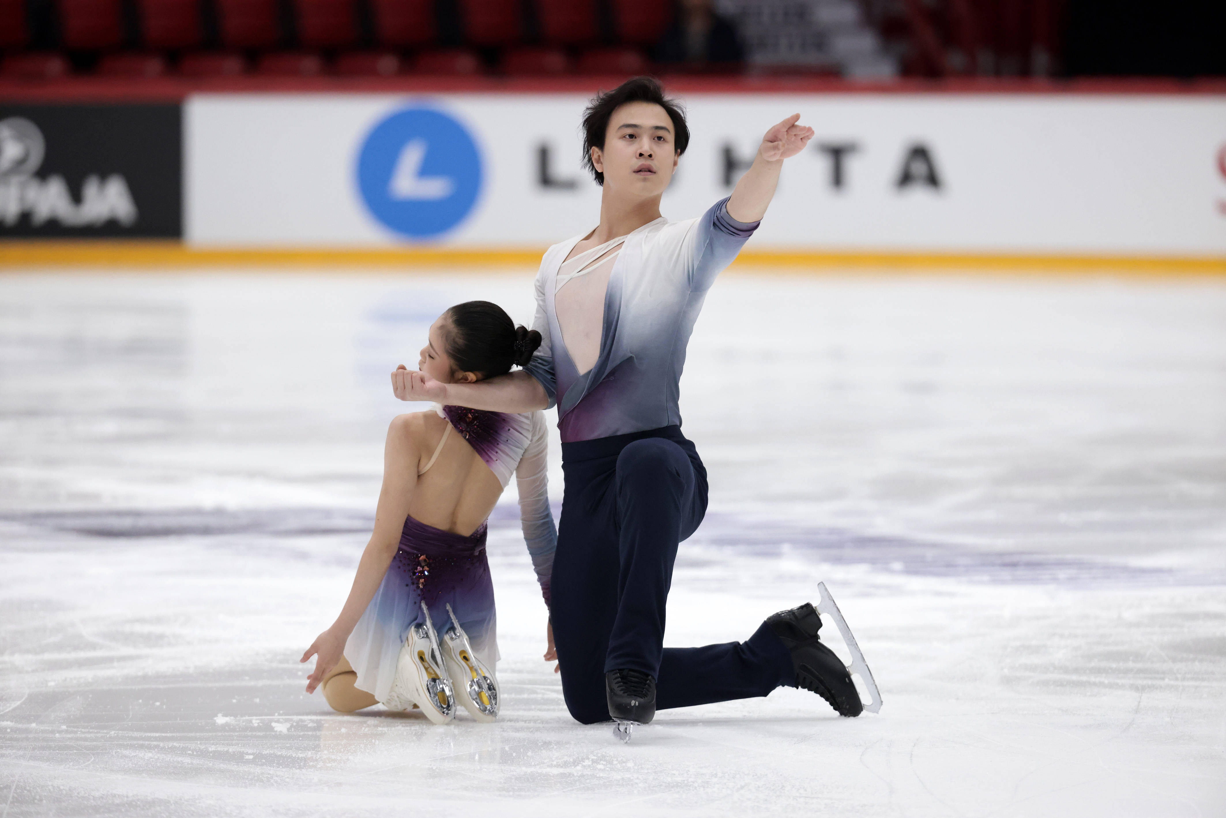 (体育)花样滑冰——世界大奖赛芬兰站:双人滑自由滑赛况