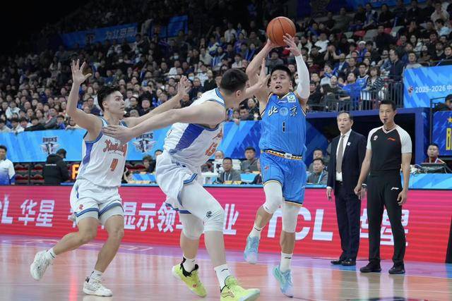 新場(chǎng)館(guǎn) 新球員(yuán) 北汽队新賽(sài)季首个主場(chǎng)取得大胜