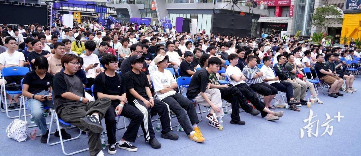 大湾区电競(jìng)迷再聚万江，LOL峡谷传奇观赛派對(duì)落(luò)幕(mù)