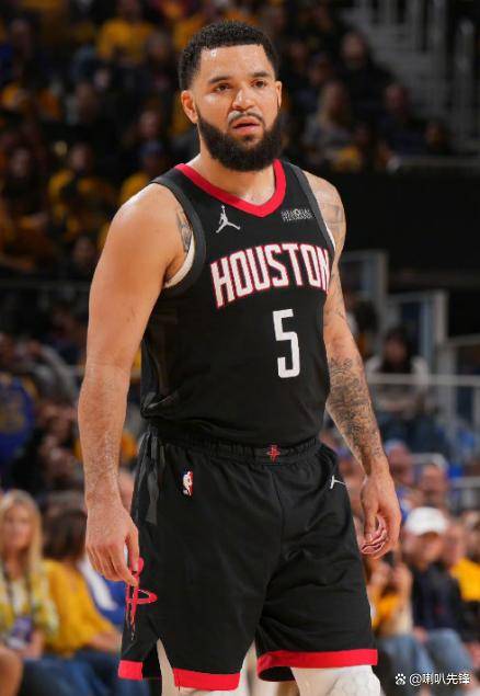火箭因祸得福！19岁探花场均14分+50%三分，范弗利特伤停反成催化剂