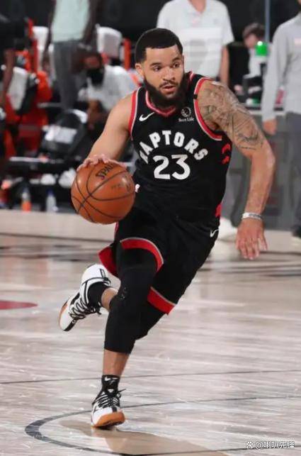 火箭因祸得福！19岁探花场均14分+50%三分，范弗利特伤停反成催化剂