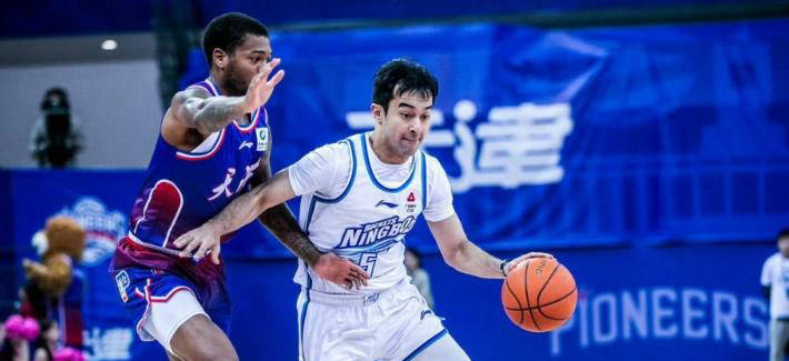 CBA新星二代因伤提前(qián)宣(xuān)布退役，巔(diān)峰賽(sài)季场均20分(fēn)8助攻