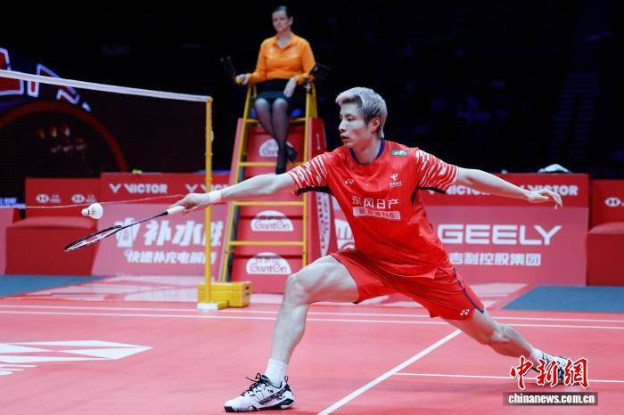 世羽联世巡赛总决赛：中国选手石宇奇晋级四强