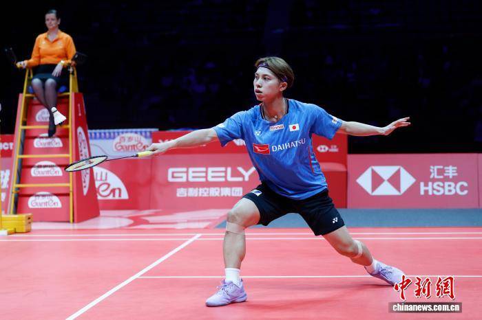 世羽联世巡赛总决赛：中国选手石宇奇晋级四强