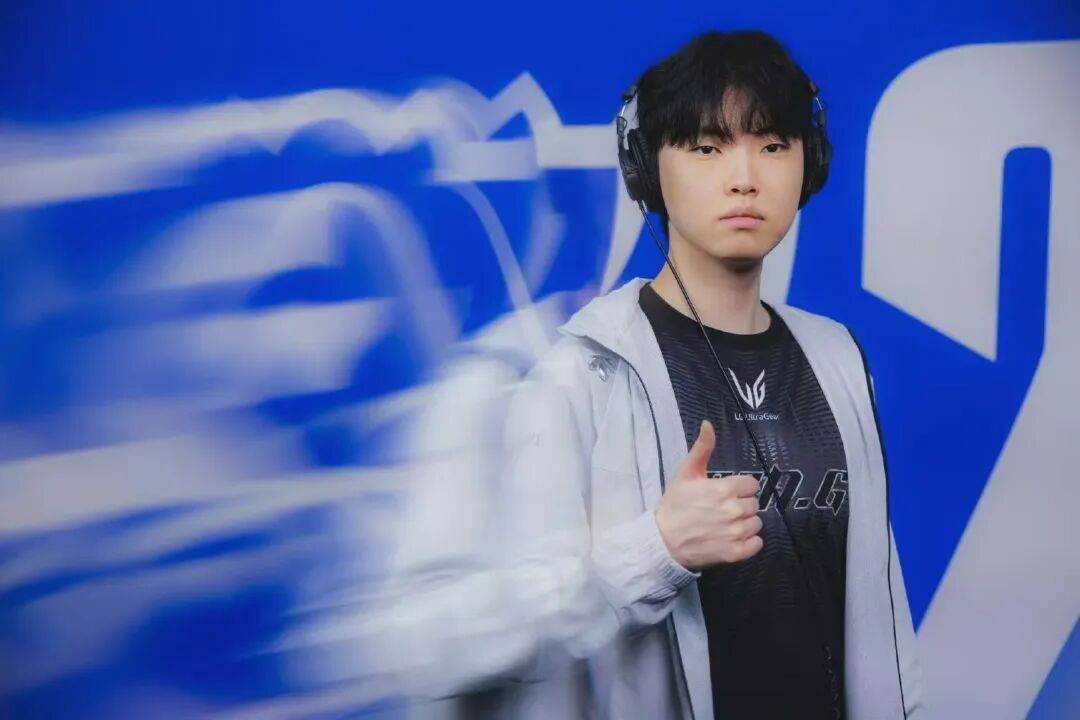 虎娘日报：邓紫棋发文宣传全球总决赛主题曲 T1轻松击败IG晋级