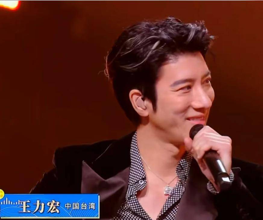 2025大湾区晚会：直到周深出场，我才意识到，原来现场收音没问题