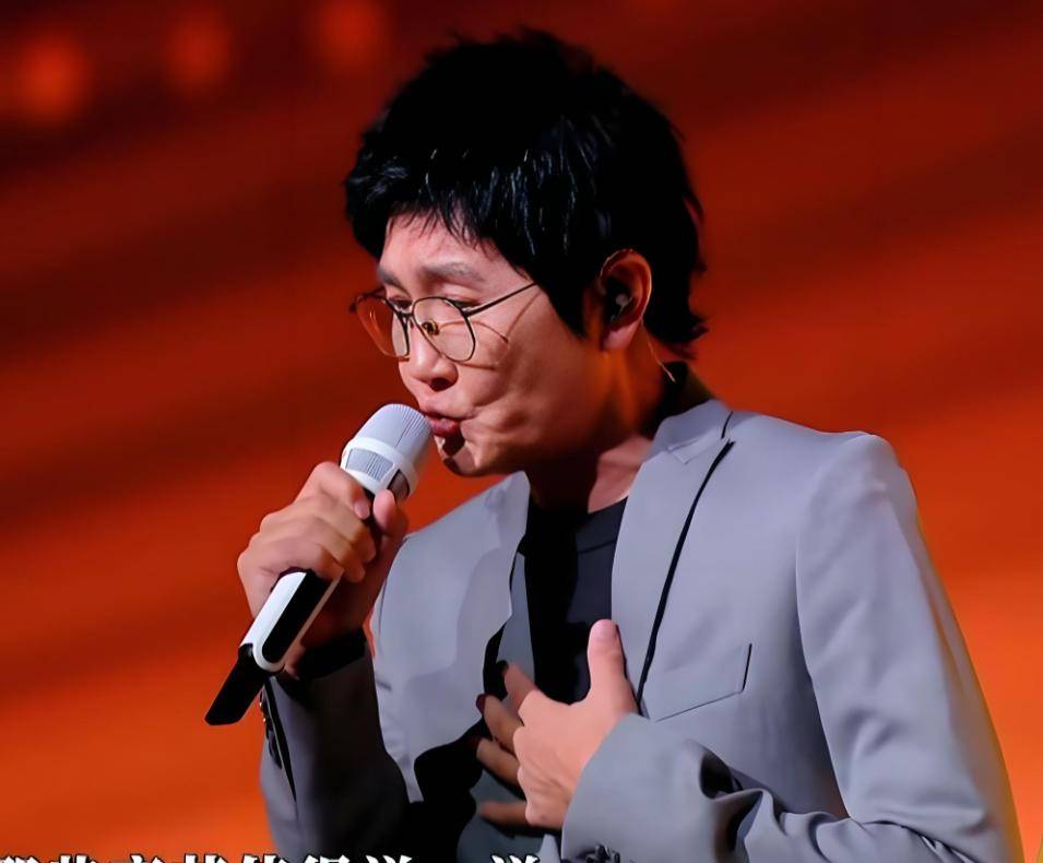 2025大湾区晚会：直到周深出场，我才意识到，原来现场收音没问题