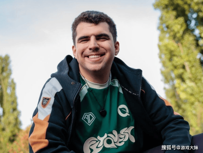 LOL选手吐槽女性生理(lǐ)期(qī)，镜头被全部剪(jiǎn)掉，如今戰(zhàn)队宣布将他(tā)开除