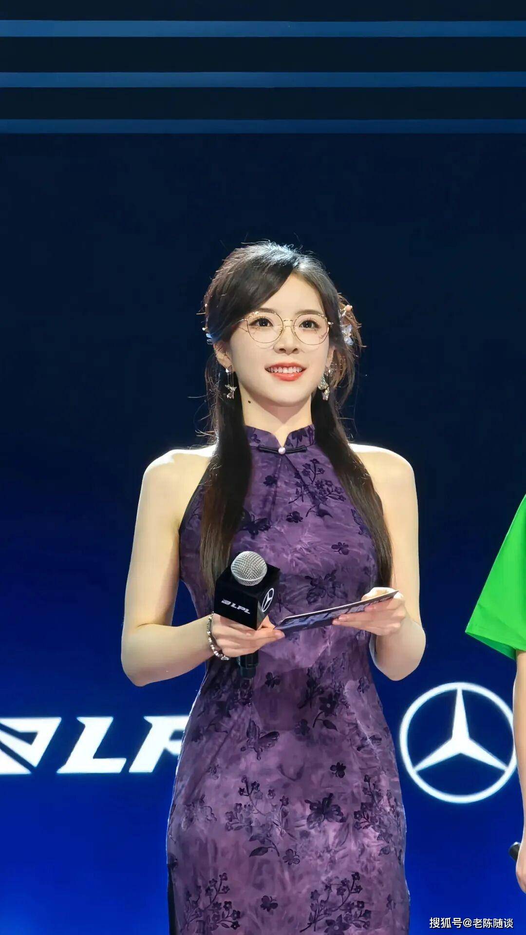 余霜，先天旗袍美体女人