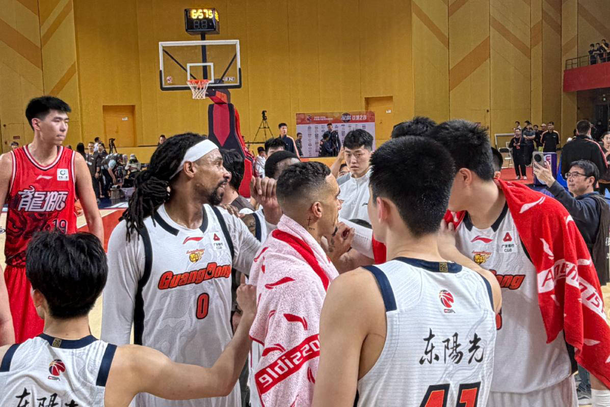 广东雙(shuāng)杀龙獅(shī)喜(xǐ)获五连勝(shèng)，三人(rén)表現(xiàn)完美，四人(rén)达标，二人(rén)表現(xiàn)欠(qiàn)佳