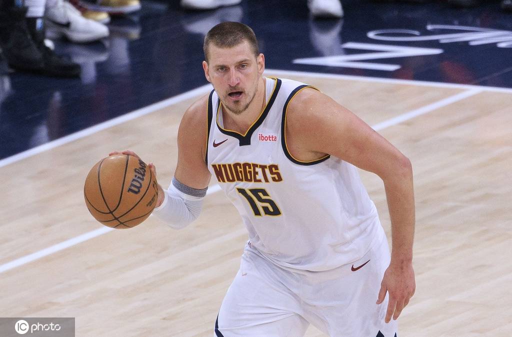 约基奇(qí)坎宁安获得月最佳(jiā)球员 状元(yuán)当选月最佳(jiā)新(xīn)秀(xiù)