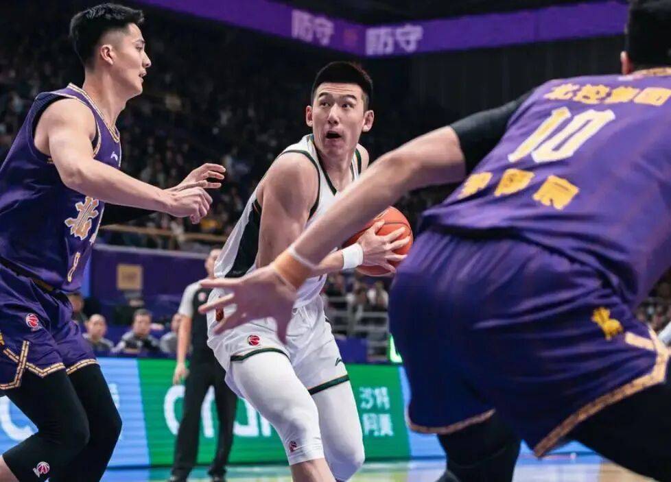 输北控队第二天，辽篮再收三坏消息，杨鸣脸色挂不住了