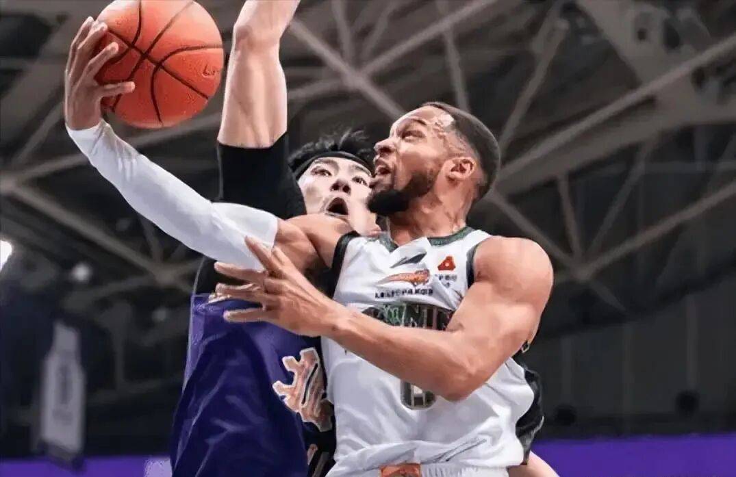 输北控队第二天，辽篮再收三坏消息，杨鸣脸色挂不住了