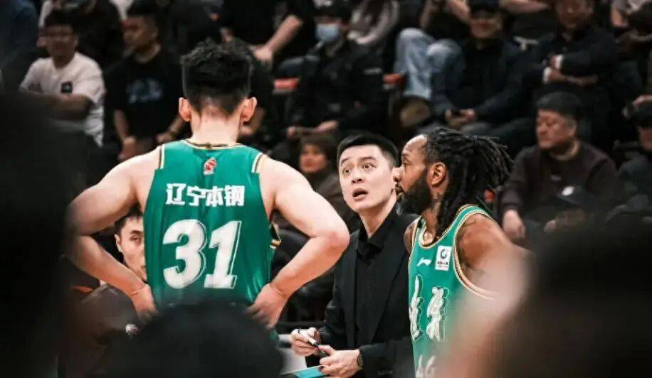 输北控队第二天，辽篮再收三坏消息，杨鸣脸色挂不住了