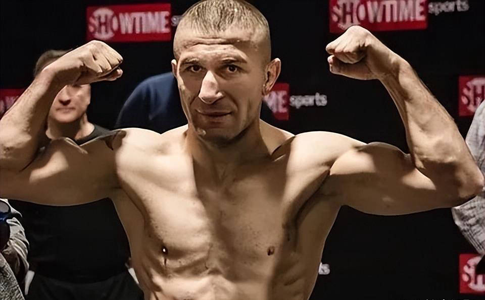 阿夫坦迪尔·库尔齐泽被替补选手逼至平局