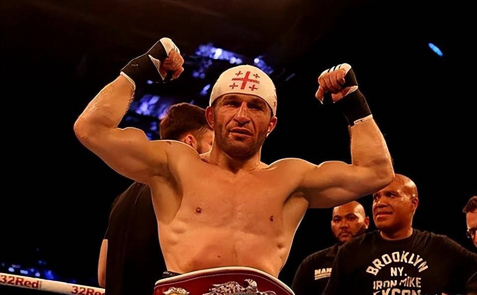 阿夫坦迪尔·库尔齐泽被替补选手逼至平局