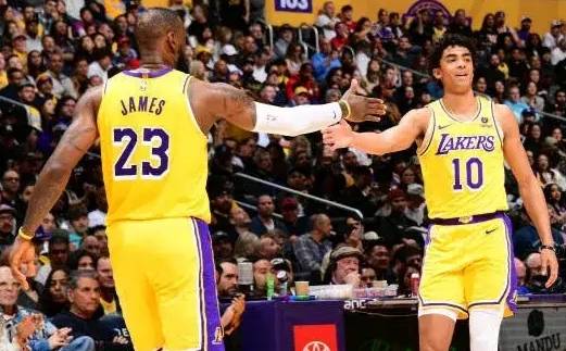 詹姆斯输总决赛FMVP为何非核心？