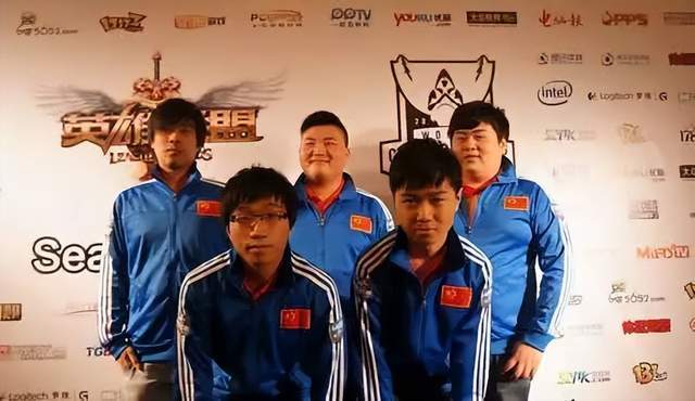 LOL传奇選(xuǎn)手公佈(bù)恋情！发博晒照被誇(kuā)夫(fū)妻相，女方(fāng)身份曝光